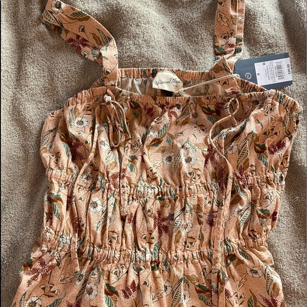 Universal threads Top